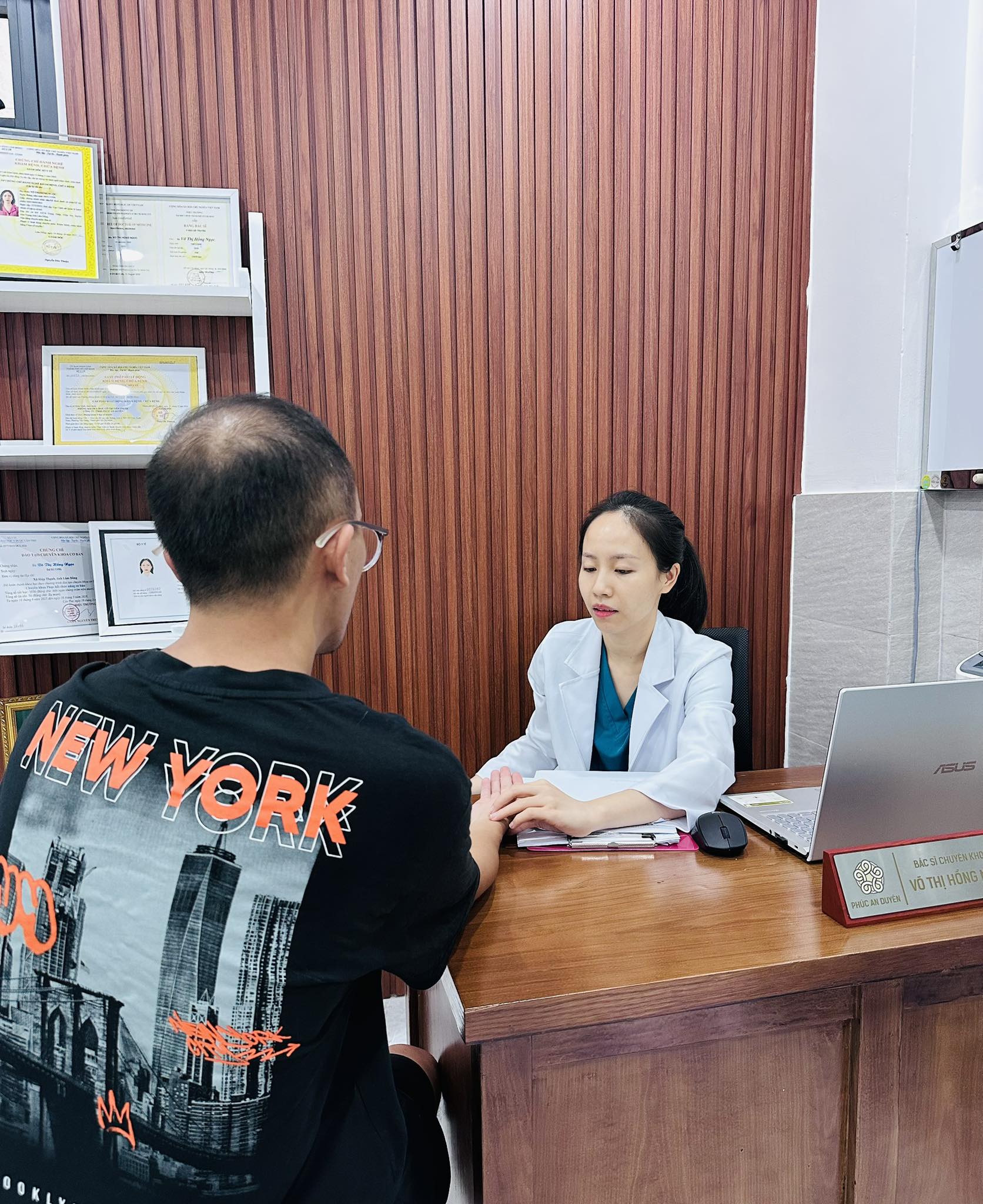 Bác Sĩ Ngọc Ơi